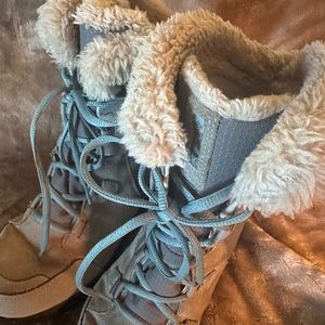 Columbia Ice Maiden II Gray Snow Boots Size 8 Women’s YL5206-052